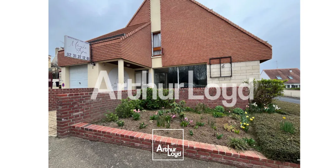 LOCAL PROFESSIONNEL ET COMMERCIAL A LOUER