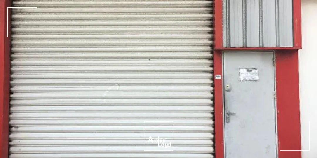 Local d'activité / Entrepot 350m2 Le Lamentin