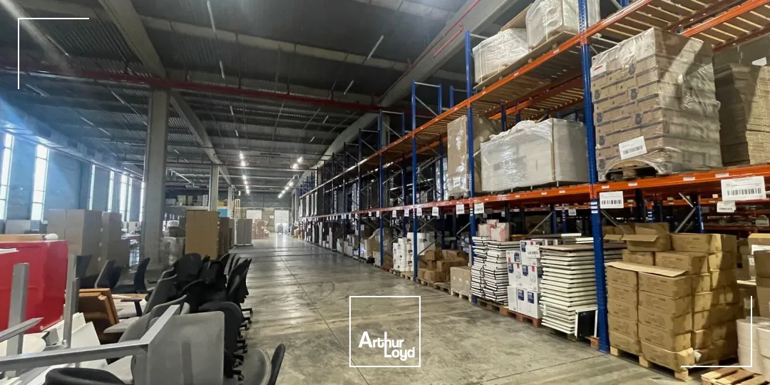 Entrepôts à vendre à VAL DE REUIL 27100