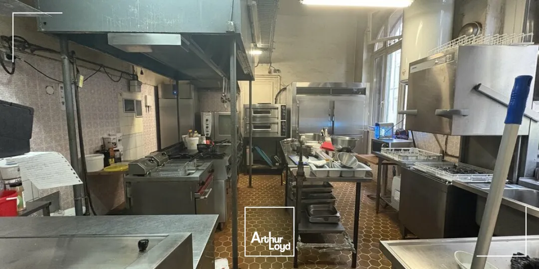 LOCAL COMMERCIAL à VENDRE de 298 m²