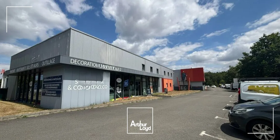 À LOUER  LOCAL COMMERCIAL / D'ACTIVITÉ  150 m² + MEZZANINE  VENANSAULT (ZONE DE LA LANDETTE)