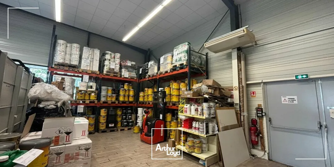 À LOUER  LOCAL COMMERCIAL / D'ACTIVITÉ  150 m² + MEZZANINE  VENANSAULT (ZONE DE LA LANDETTE)