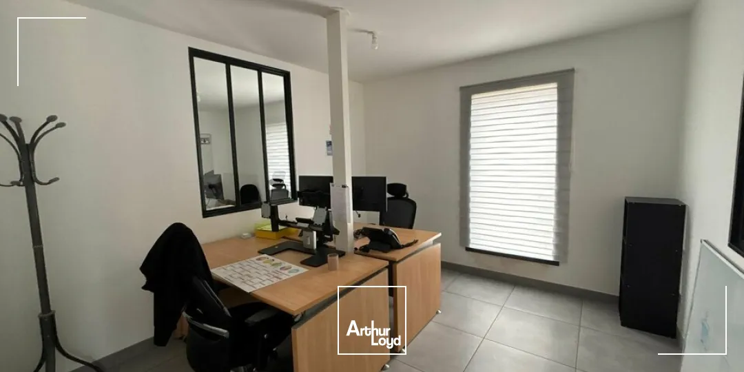 À LOUER  BÂTIMENT TERTIAIRE DE PLAIN-PIED  200 m²  LA ROCHE-SUR-YON