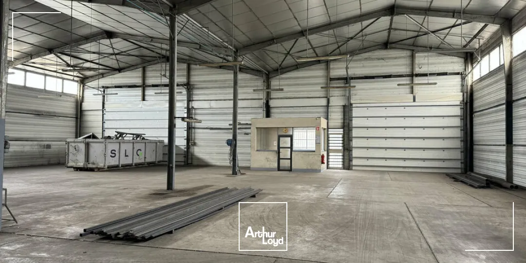 SAINT PIERRE DES CORPS LOCAL D'ACTIVITE A LOUER 2032 M²