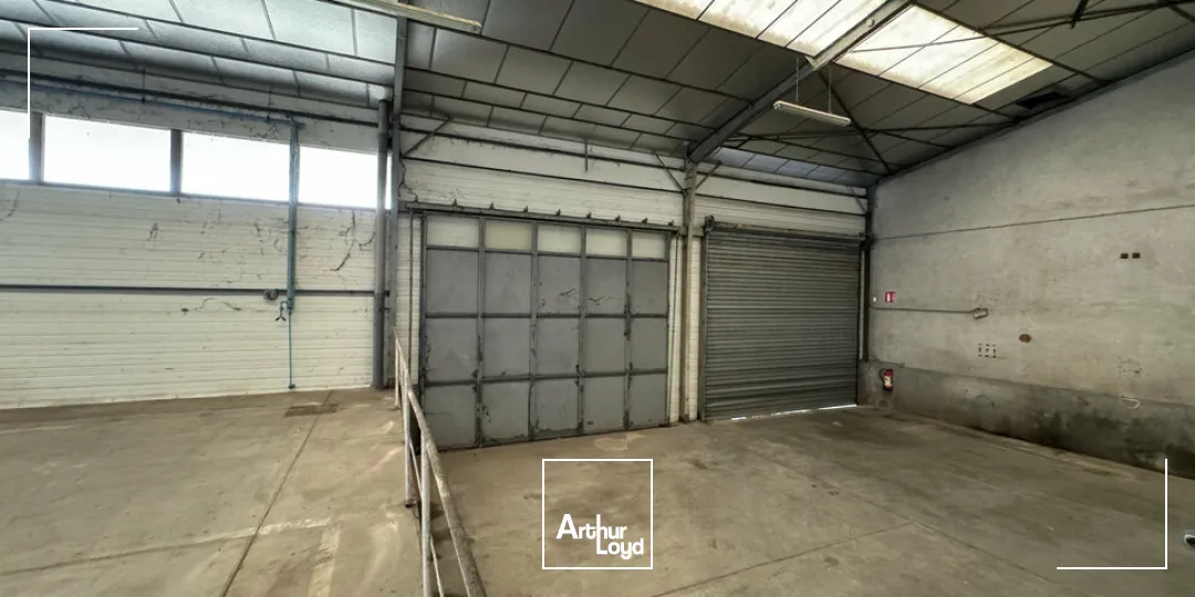 SAINT PIERRE DES CORPS LOCAL D'ACTIVITE A LOUER 2032 M²