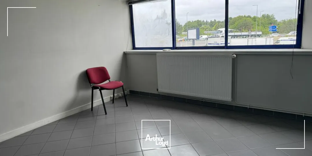 TOURS SUD CHAMBRAY - A10 - A LOUER BÂTIMENT DE 3 283 M² - TERRAIN DE 14 497 M²