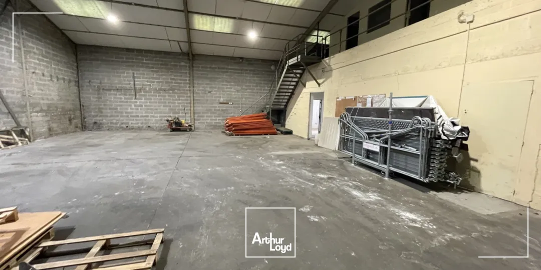 A Vendre - Local d'Activité 