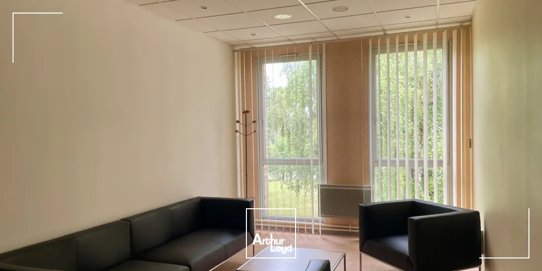 À LOUER - PLATEAUX DE BUREAUX AU COUR D'UNE ZONE INDUSTRIELLE DYNAMIQUE - DUNKERQUE