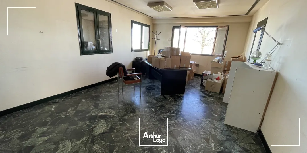 Locaux d'activité à vendre à NAGEL SEEZ MESNIL 27190