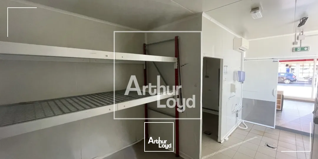 Local commercial de 235 m² à vendre ou à louer - Emplacement stratégique dans zone commerciale dynamique à Agde