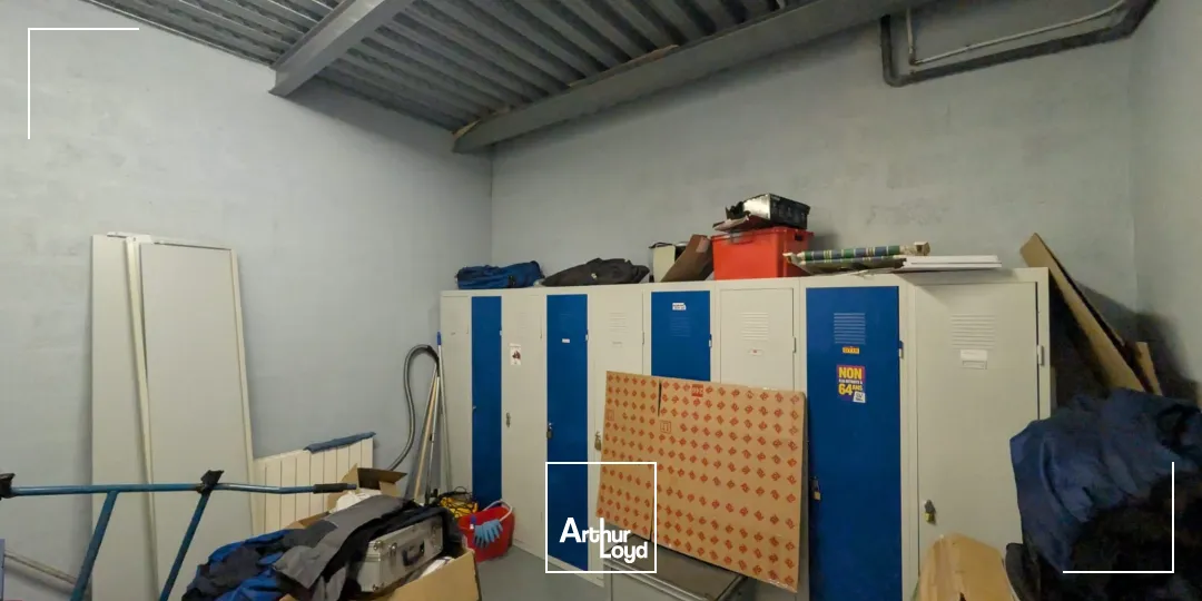 LOCAL D'ACTIVITE 200 M² AVEC BUREAUX - PORTE SECTIONNELLE - BEZONS / A86