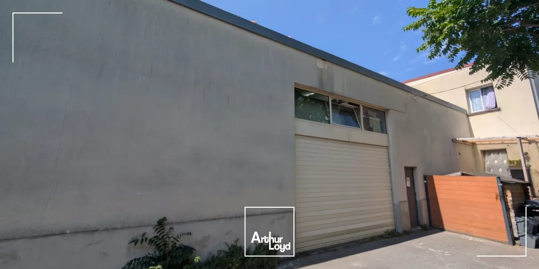 LOCAL D'ACTIVITE 200 M² AVEC BUREAUX - PORTE SECTIONNELLE - BEZONS / A86