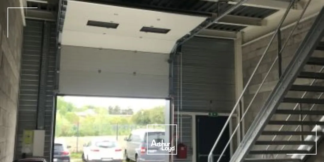 À louer : petite cellule d'activité neuve à Épinay-sur-Seine