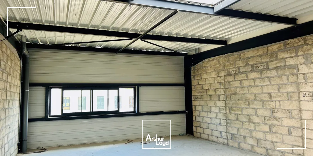 À louer : petite cellule d'activité neuve à Épinay-sur-Seine