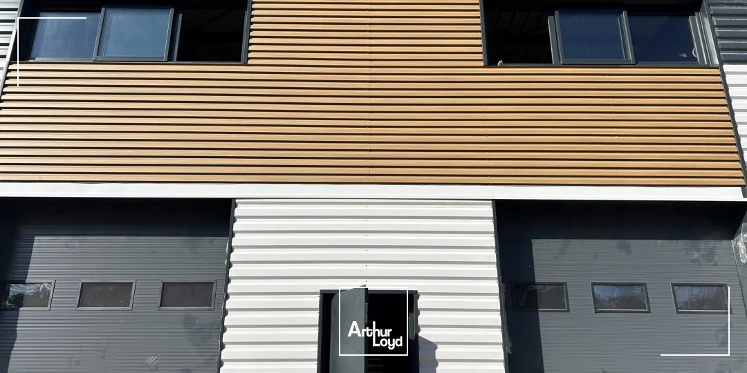 À louer : petite cellule d'activité neuve à Épinay-sur-Seine