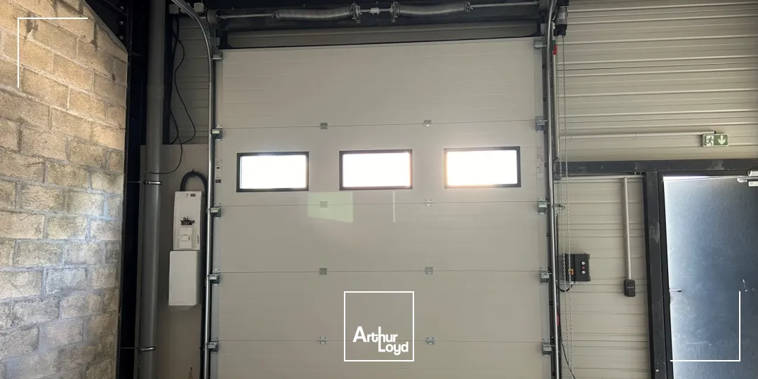 À louer : petite cellule d'activité neuve à Épinay-sur-Seine