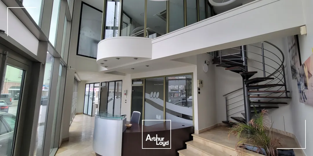 A LOUER GRAND PASSAGE AUDINCOURT LOCAL COMMERCIAL DE QUALITE