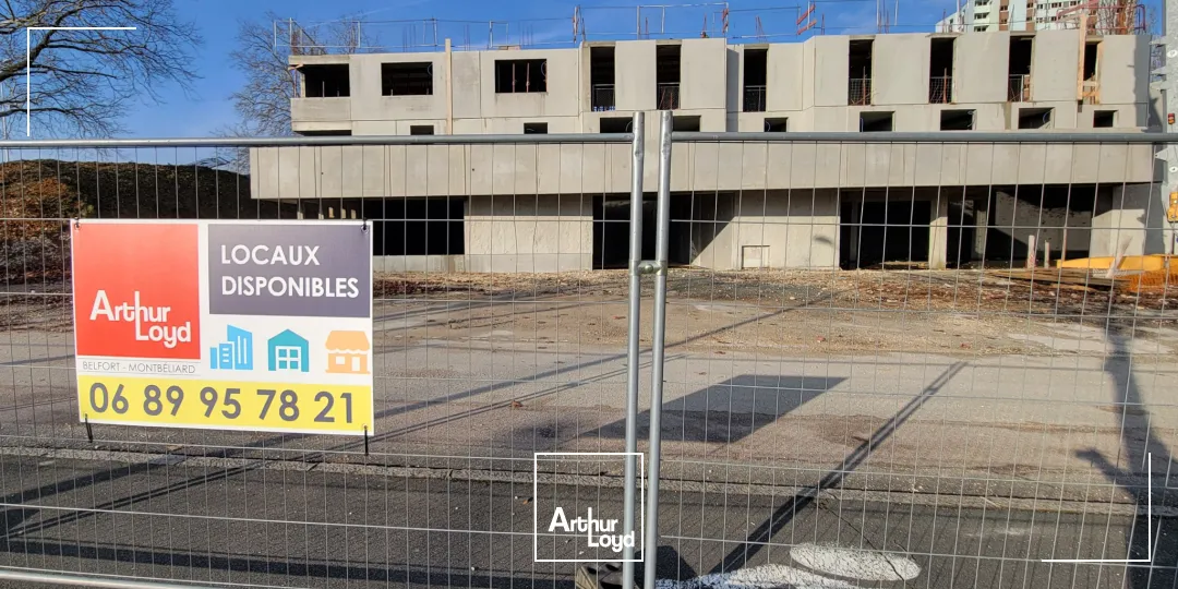 Neuf - En cours de construction - Local Commercial 200m2 sur rue ultra-passante