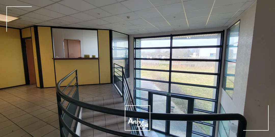 EXCLU - Ensemble immobilier à la vente Aéroparc Fontaine