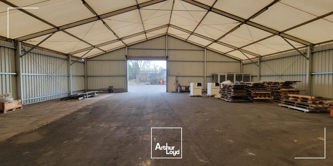 EXCLU - Ensemble immobilier à la vente Aéroparc Fontaine