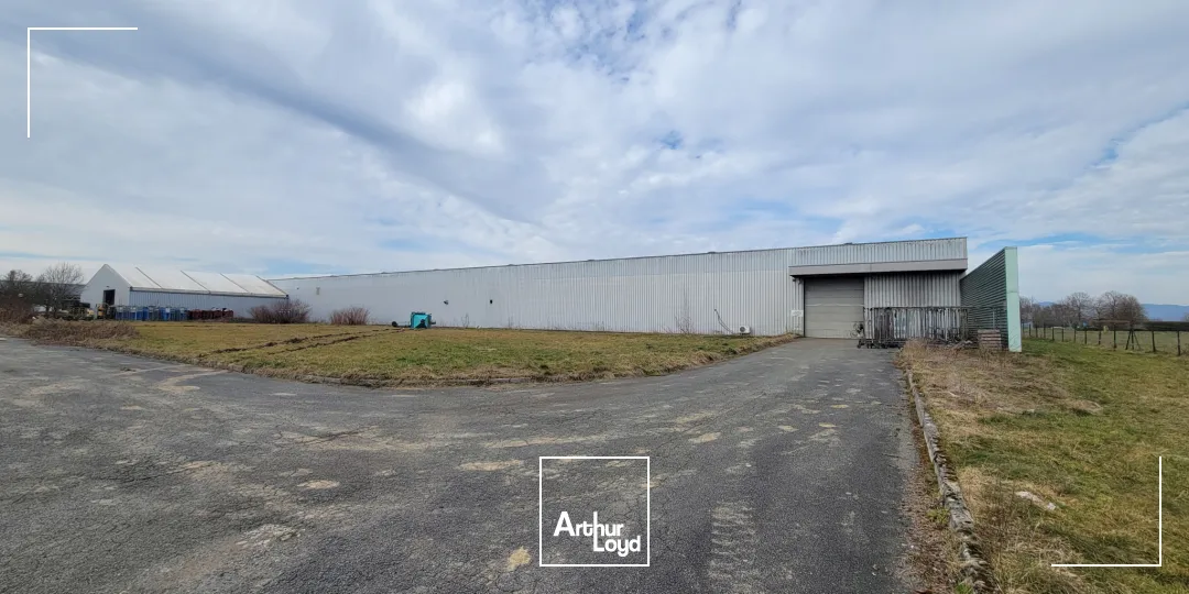 EXCLU - Ensemble immobilier à la vente Aéroparc Fontaine