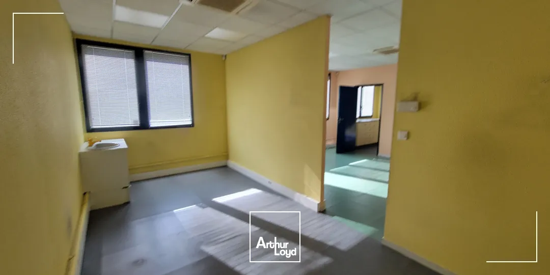 A louer local 50m2 Pied des gouttes