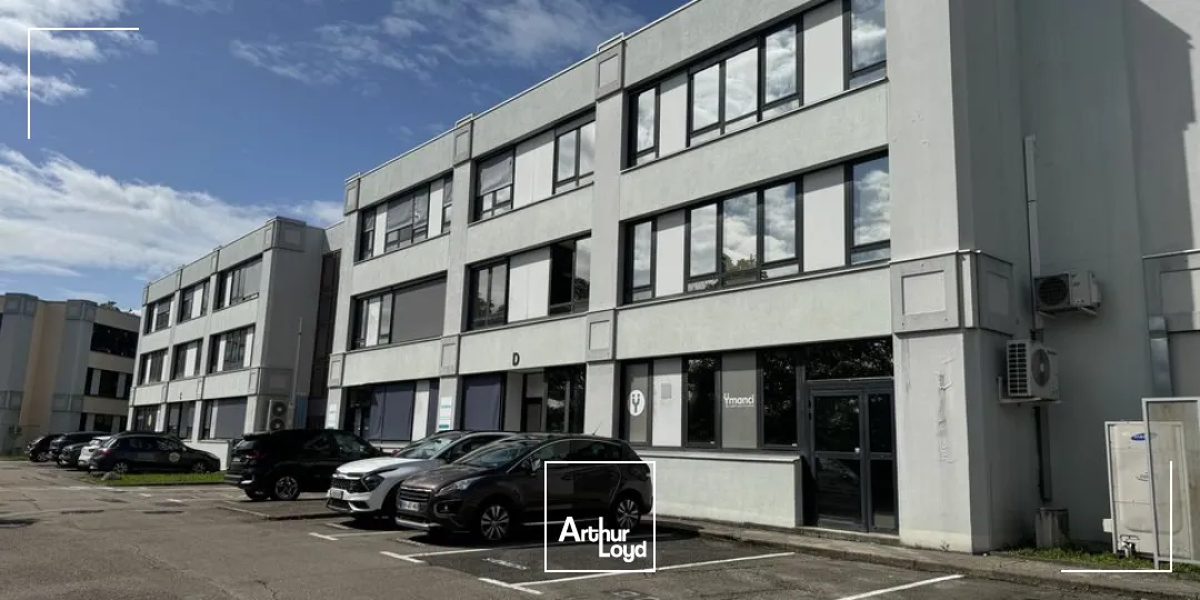 A LOUER - ECOLE VALENTIN - BUREAUX 134 M²