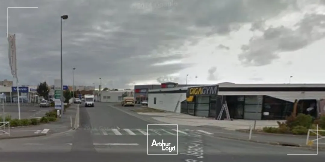 A LOUER - Local commercial La Rochelle 200 m2 - ZAC Villeneuve