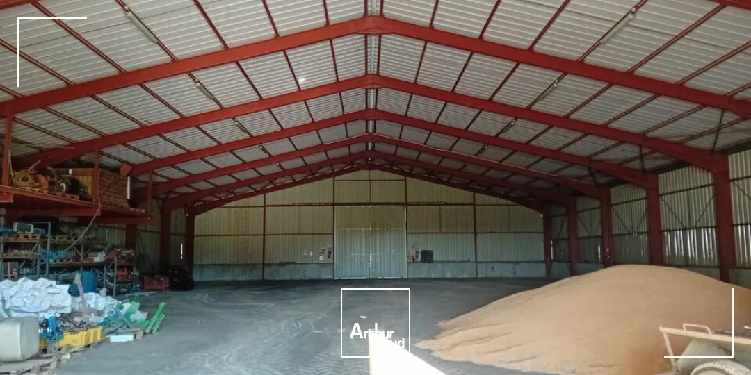 A louer entrepôt 1 000 m² secteur Tournus