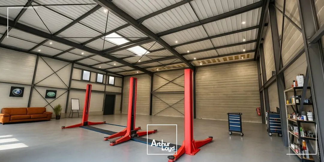  À louer  Local d'activité 412 m²  Sud de La Roche-sur-Yon