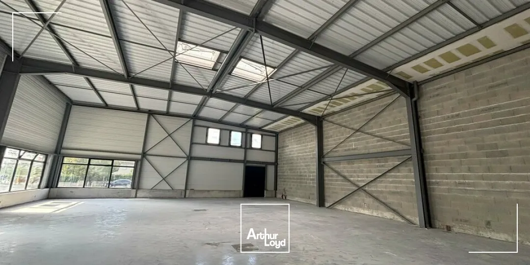  À louer  Local d'activité 412 m²  Sud de La Roche-sur-Yon