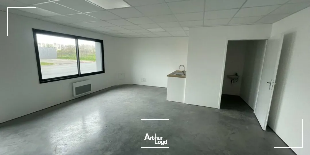 LOCAL D'ACTIVITE - 321m² - LES HERBIERS