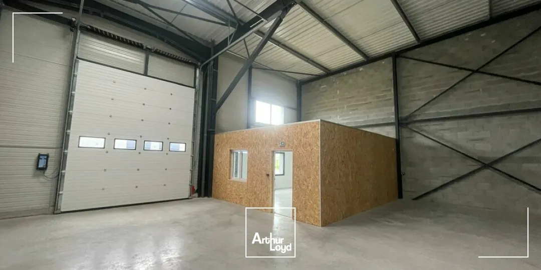 LOCAL D'ACTIVITE - 321m² - LES HERBIERS