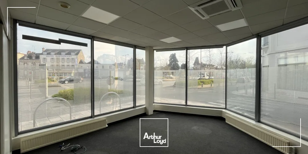 Local à louer 182 m2 excellente visibilité à Chalette Sur Loing, proche Montargis (45)