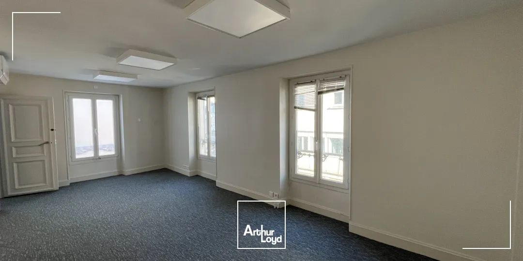 Bureaux à louer proche de la médiathèque à Orléans 88 m2 