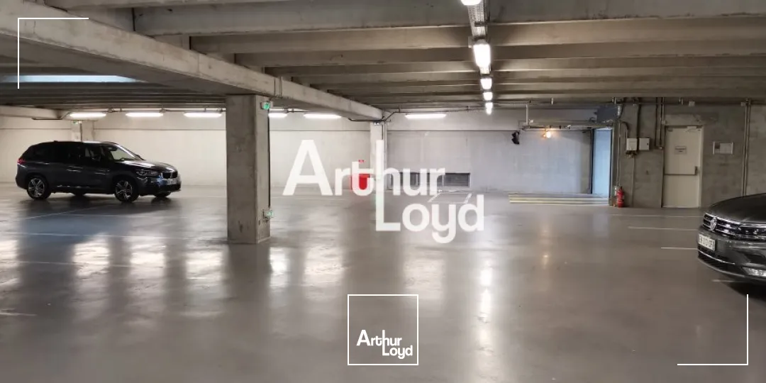 BUREAUX PMR A LOUER SAINT LAURENT DU VAR 246 M²