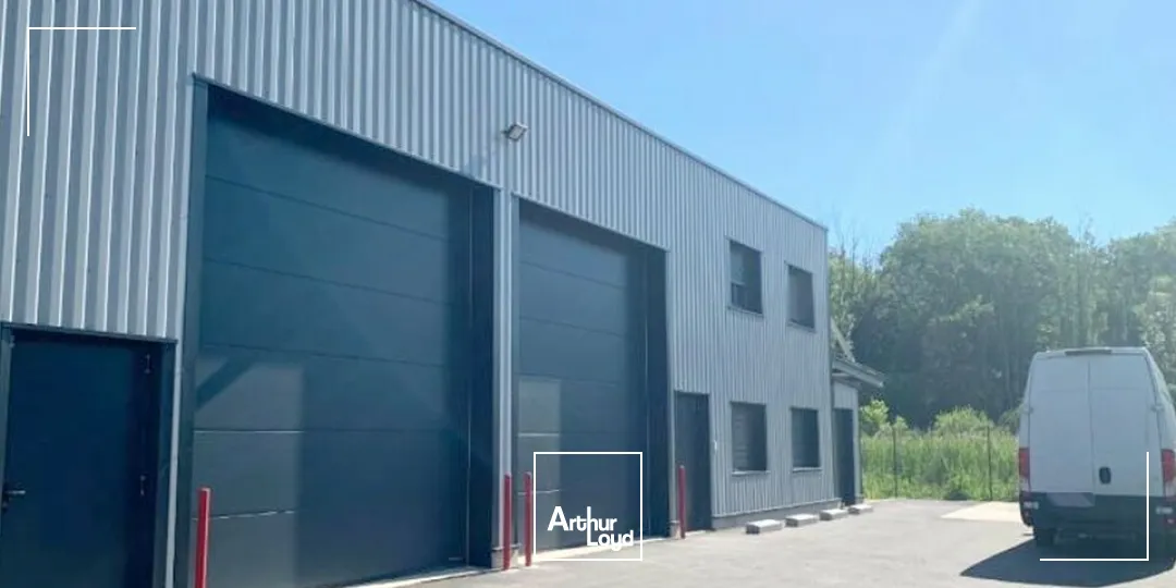 LOCAL D'ACTIVITE - ENTREPOT à LOUER de 442 m²