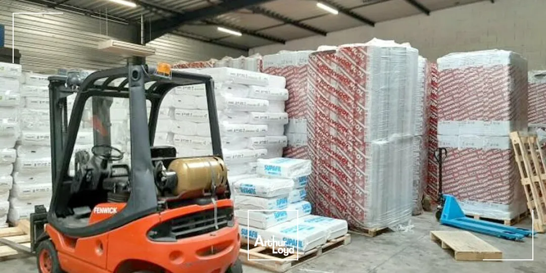 LOCAL D'ACTIVITE - ENTREPOT à LOUER de 442 m²