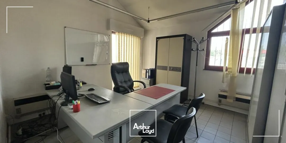 LOCAL D'ACTIVITE - ENTREPOT à LOUER de 773 m²