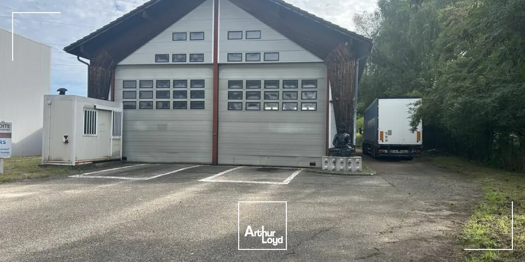LOCAL D'ACTIVITE - ENTREPOT à LOUER de 773 m²