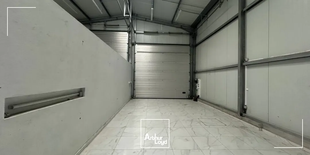 LOCAL D'ACTIVITE - ENTREPOT à LOUER de 773 m²