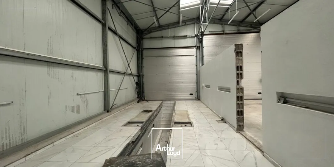 LOCAL D'ACTIVITE - ENTREPOT à LOUER de 773 m²