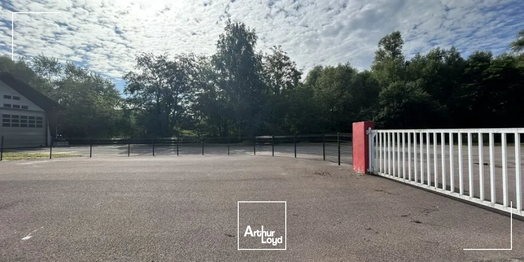 LOCAL D'ACTIVITE - ENTREPOT à LOUER de 773 m²