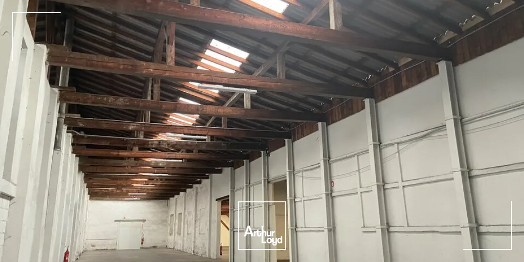 LOCAL D'ACTIVITE - ENTREPOT à LOUER de 1770 m²