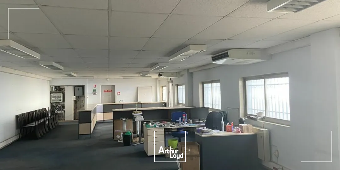 LOCAL D'ACTIVITE - ENTREPOT à LOUER de 1770 m²