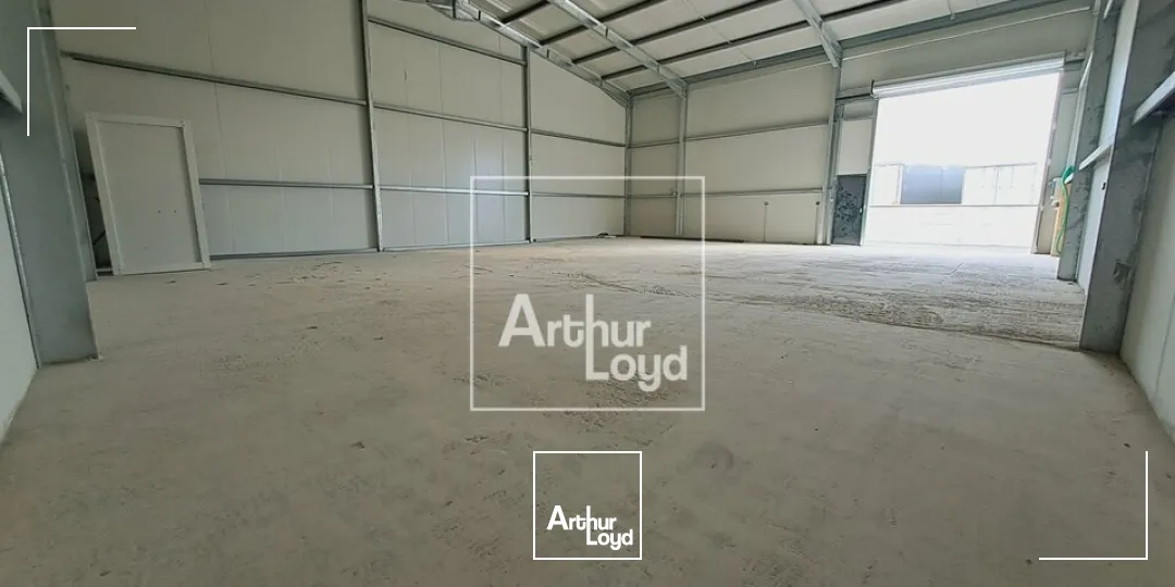 LOCAUX NEUFS - LOCATION - SAINT GERMAIN LAVAL