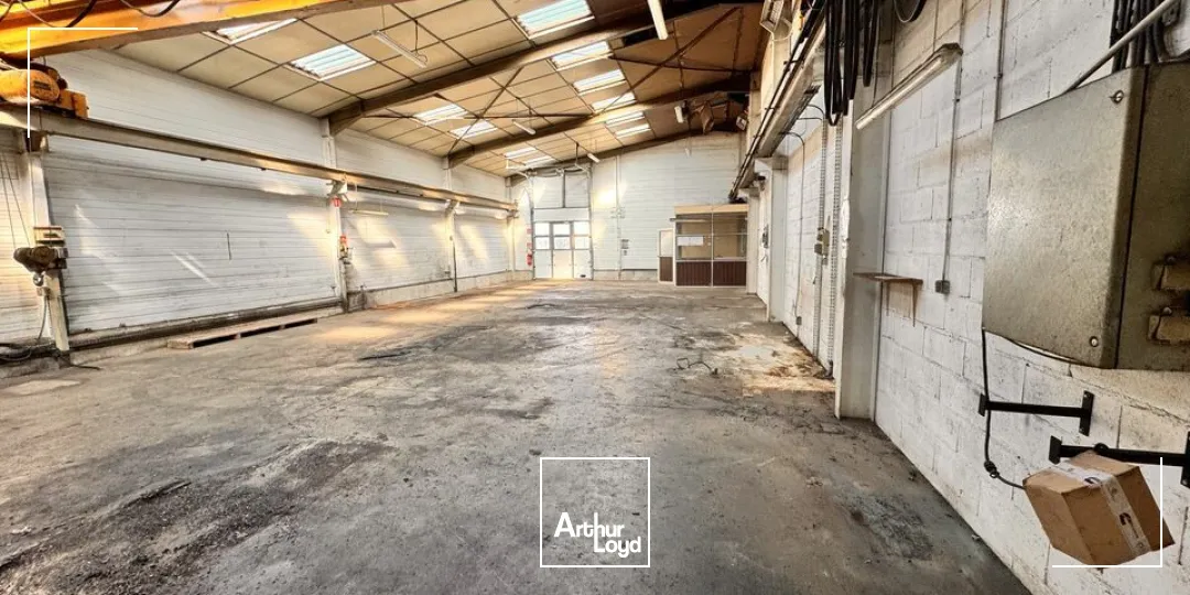 TOURS EST SAINT-PIERRE LOCAUX D'ACTIVITES A VENDRE A PARTIR DE 240 M² AVEC PARKINGS