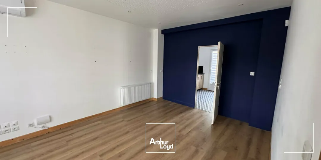 Bureaux Professionnels Rénovés et Sécurisés avec Parking Privé - Accessibilité PMR - Axe Passant Entrée de Ville - L'Isle d'Espagnac