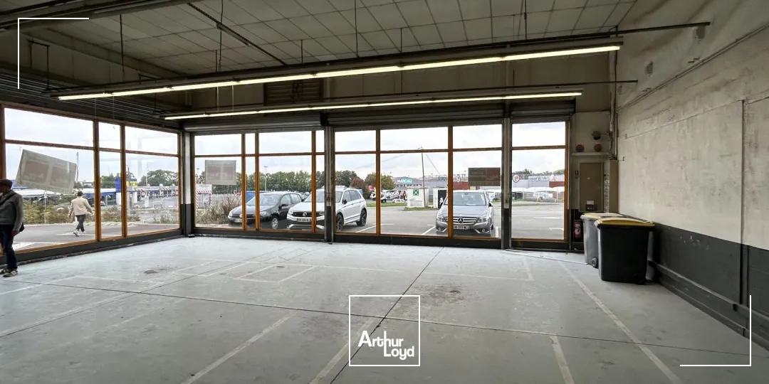 2 LOCAUX COMMERCIAUX DE 850M2 ENV & 460M2 ENV RDC À LOUER SUR CAPINGHEM