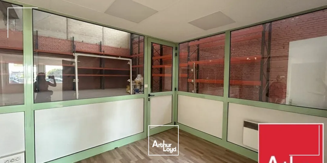 LOCAL D'ACTIVITE - ENTREPOT à LOUER de 398 m²